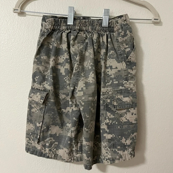 Boys all over pixel camo print elastic cargo shorts Trooper brand size medium - Picture 4 of 5